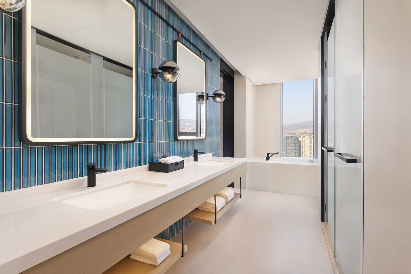 Room Image 4